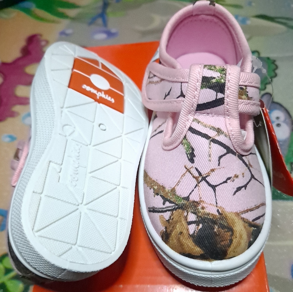 Oomphies Mossy Oak Style Sneakers size 7 toddlers